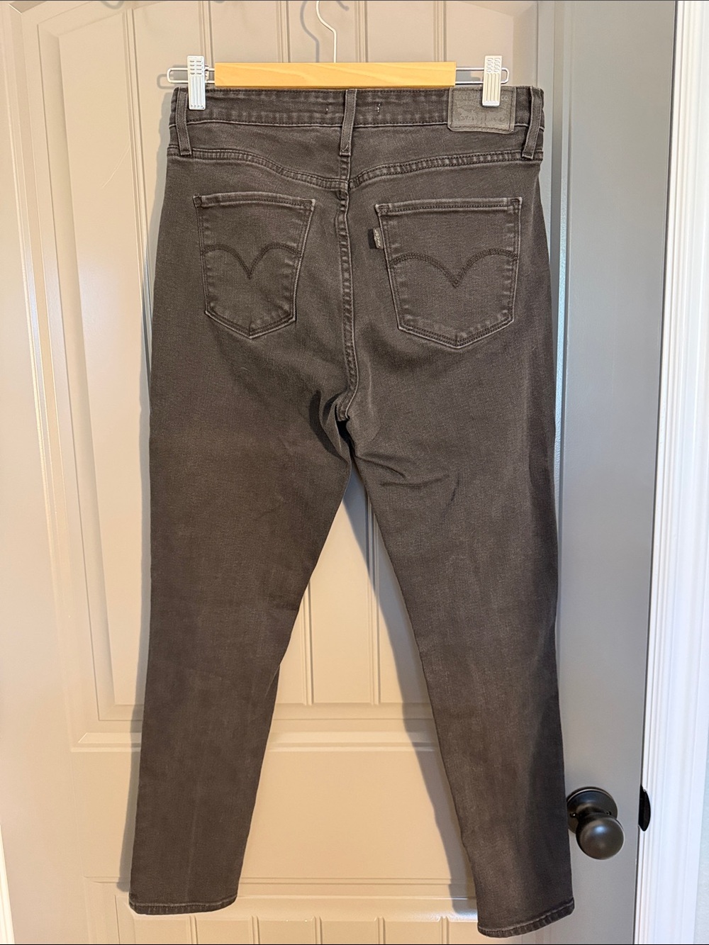 Levi's Women's Skinny Jeans - Charcoal Black - Picture 3 of 3